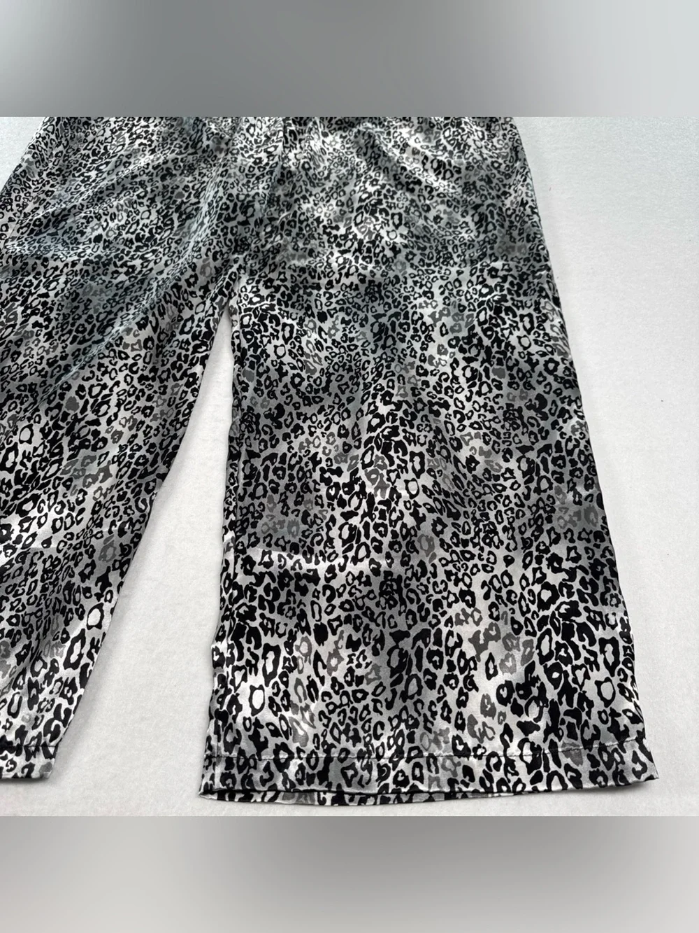 Ambrielle Sleepwear Pajama Pants Women's Xl Gray Animal Print Silky Lightweight‎